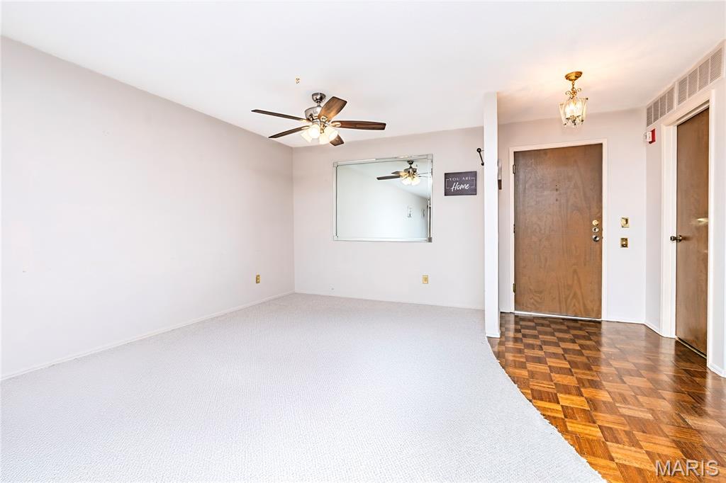 539 Coeur De Royale Drive 307