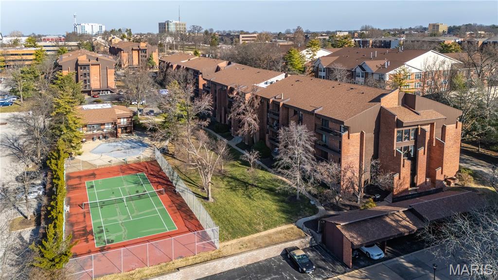 Coeur De Royale Ph 1 Condo Bldg - Residential