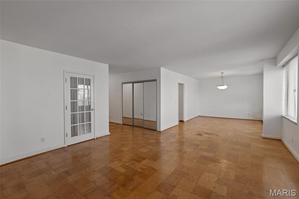 Hanley Towers Apts Condo - Residential