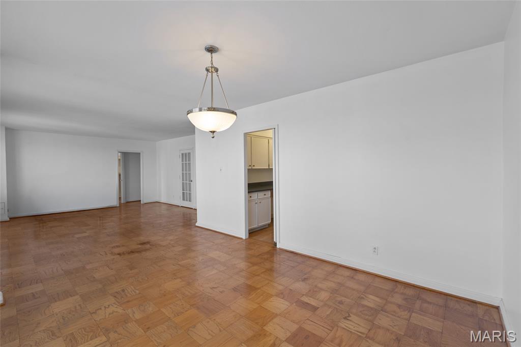 Hanley Towers Apts Condo - Residential