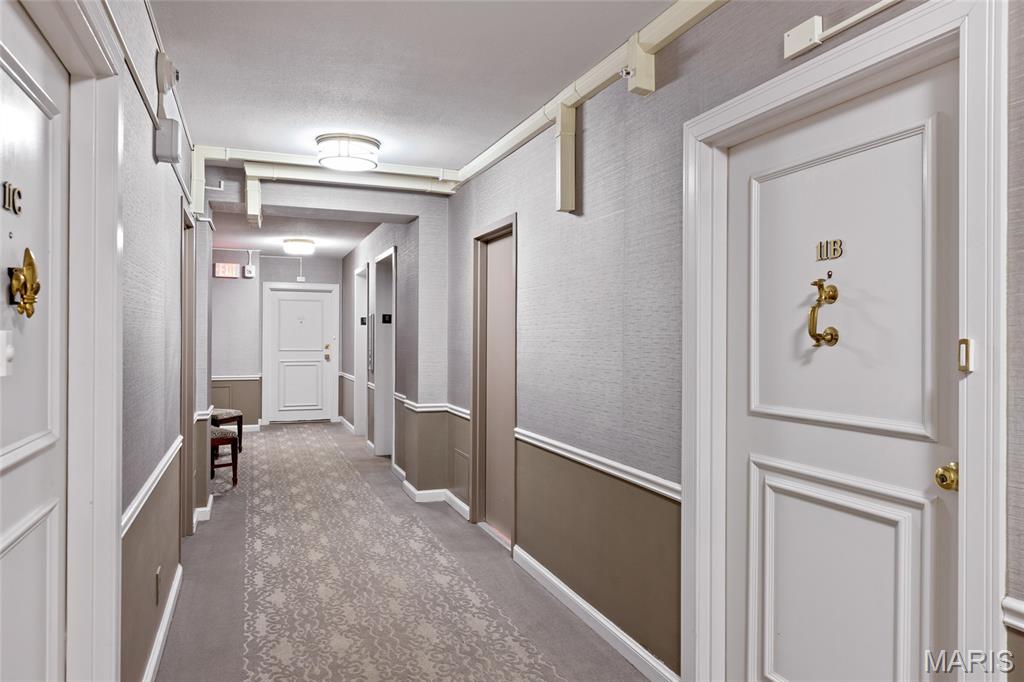 900 S Hanley Road 11B