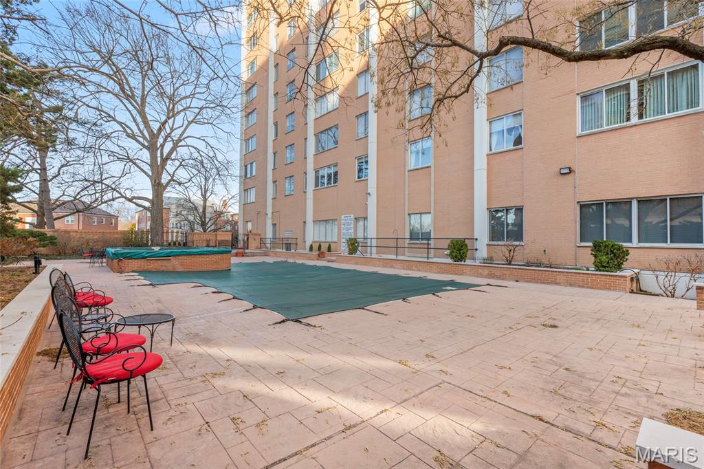 Hanley Towers Apts Condo - Residential