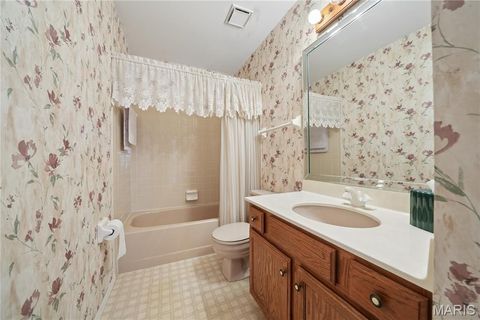 Tiny photo for 528 Spring Glen Drive, Ballwin, MO 63021 (MLS # 26025085)