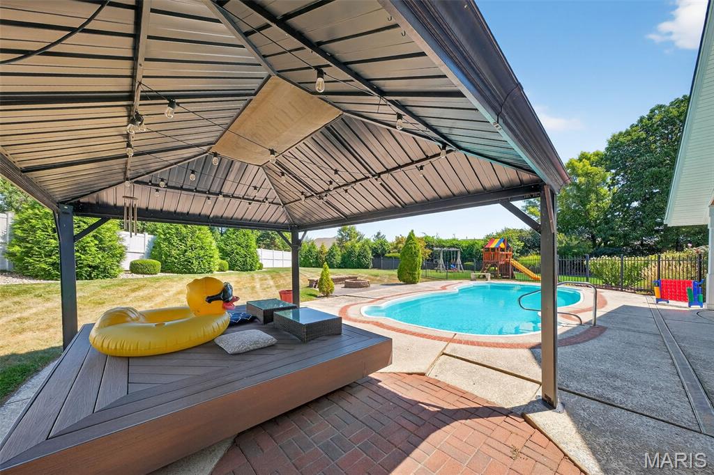 Twin Estates At Meadowbrook - Residential