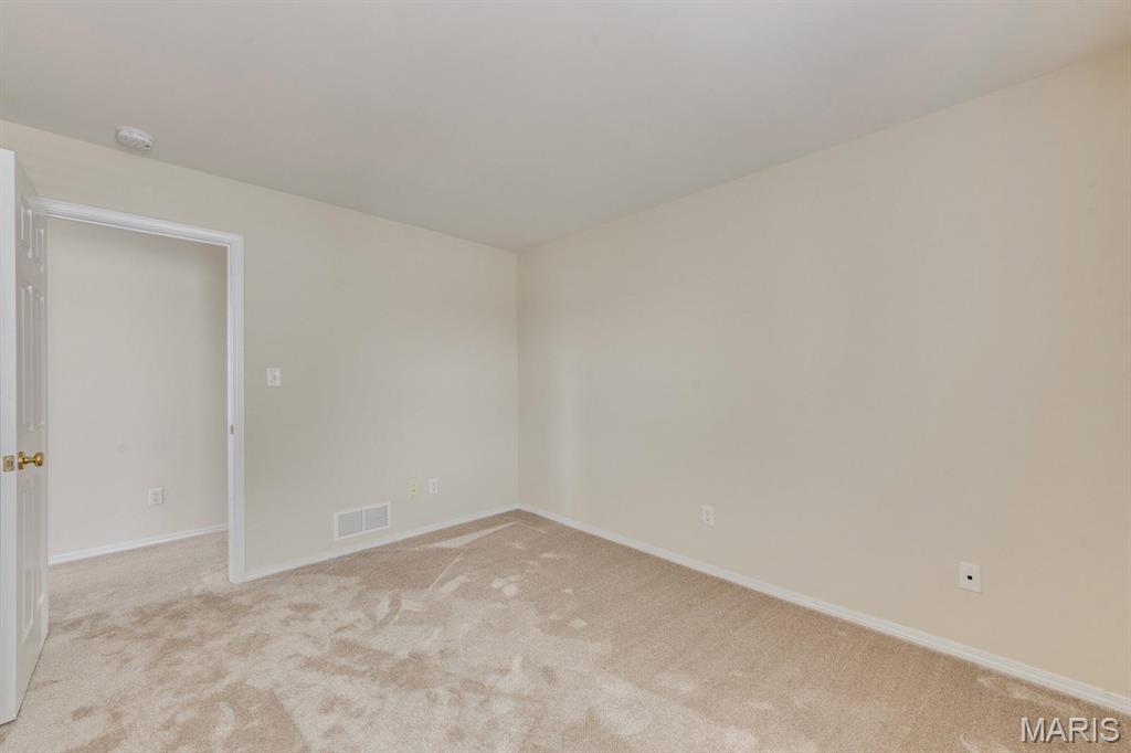 Stoney Mountain Village - Residential Lease