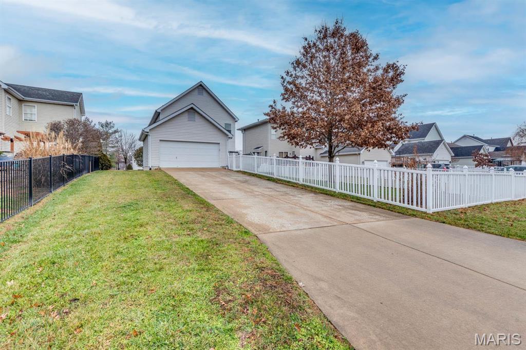 Stoney Mountain Village - Residential Lease