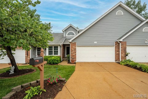Photo of 308 Kehrs Mill Bend Court, Ballwin, MO 63011 (MLS # 26040827)