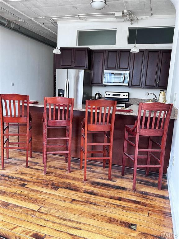 King Bee Lofts - Residential Lease