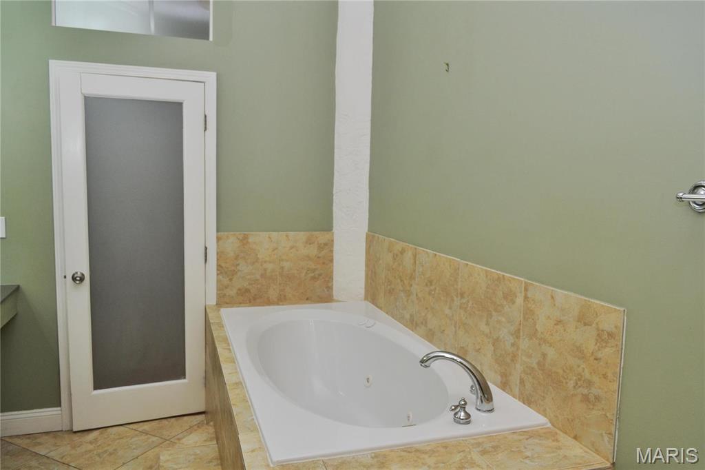 King Bee Lofts - Residential Lease