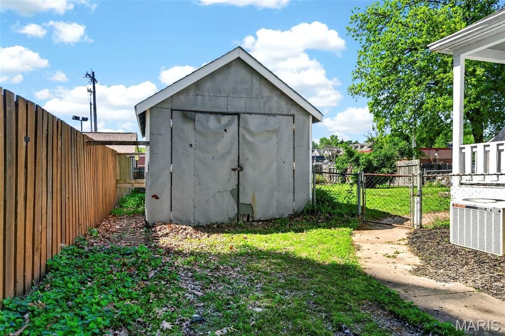 Photo of 1009 S 4th Street, St Charles, MO 63301 (MLS # 26023773)