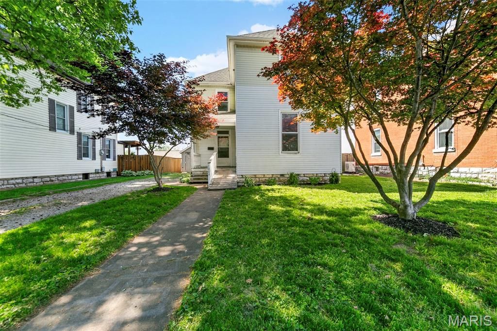 Photo of 1009 S 4th Street, St Charles, MO 63301 (MLS # 26023773)
