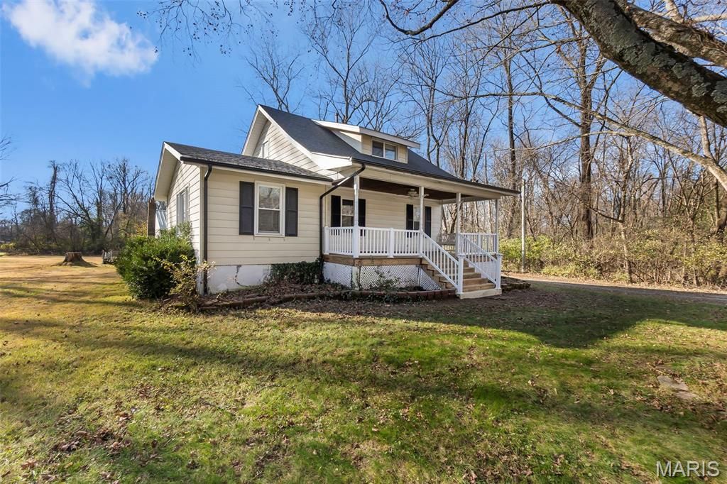 Photo of 3013 Hopper Road, Cape Girardeau, MO 63701 (MLS # 25079845)