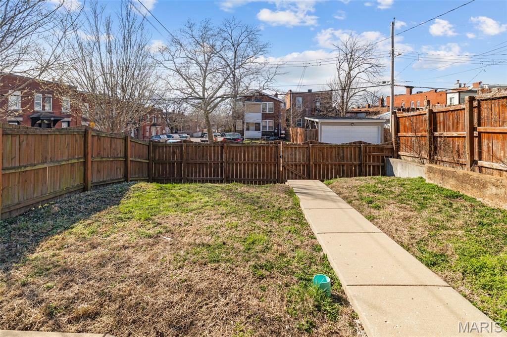 St Louis Commons Add - Residential Income