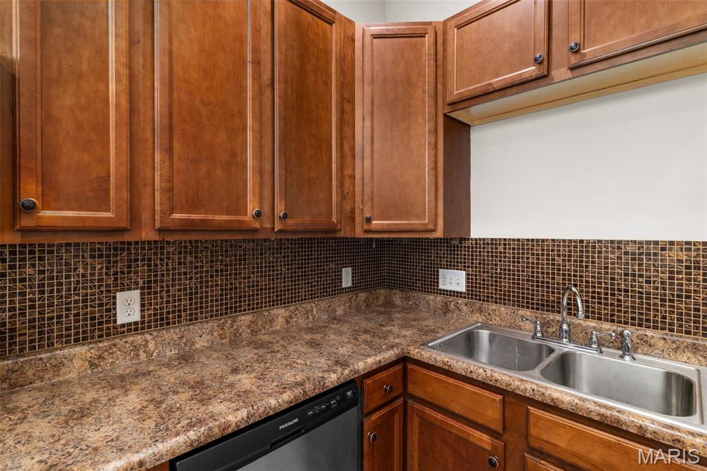 St Louis Commons Add - Residential Income