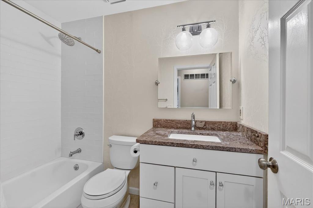 Woodlake Village Condo 6 - Residential