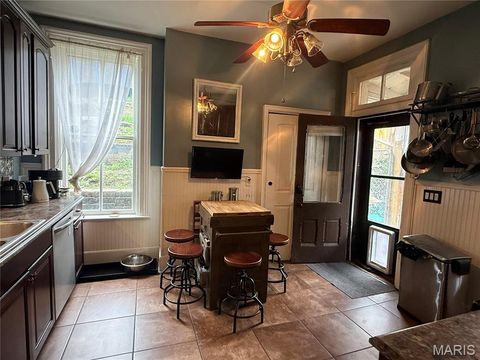 Tiny photo for 918 Center Street, Hannibal, MO 63401 (MLS # 26018429)