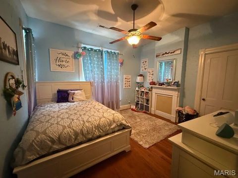 Tiny photo for 918 Center Street, Hannibal, MO 63401 (MLS # 26018429)