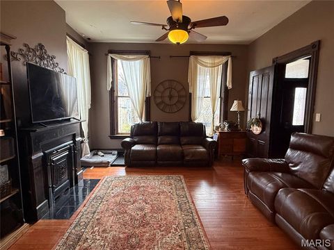 Tiny photo for 918 Center Street, Hannibal, MO 63401 (MLS # 26018429)