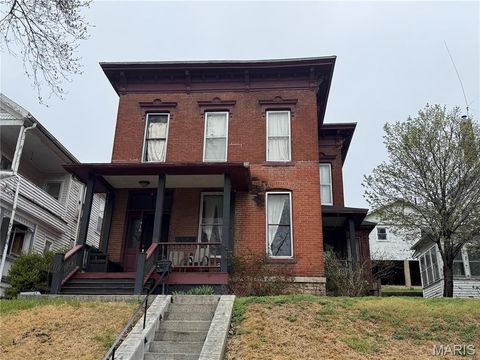 Tiny photo for 918 Center Street, Hannibal, MO 63401 (MLS # 26018429)