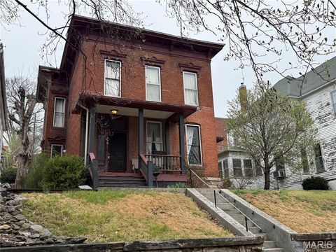 Tiny photo for 918 Center Street, Hannibal, MO 63401 (MLS # 26018429)