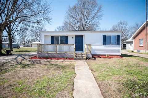 Photo of 704 S Taylor Avenue, Belle, MO 65013 (MLS # 26016127)