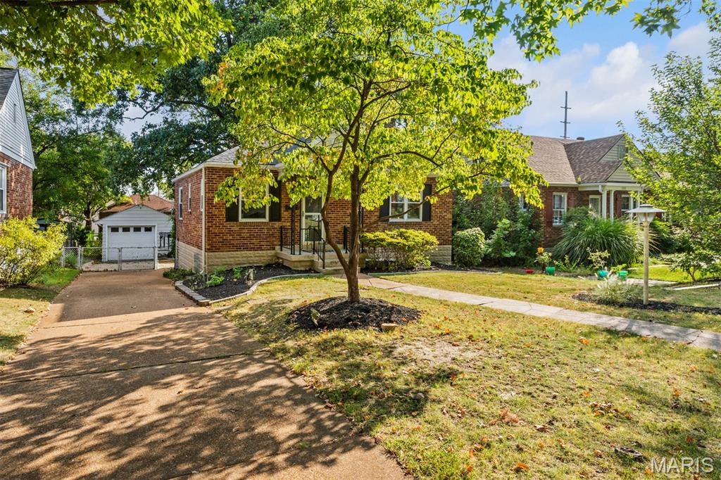 Photo of 6228 Dexter Drive, Affton, MO 63123 (MLS # 26056683)