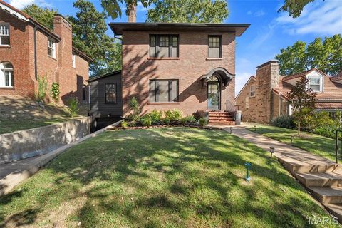 440 Oakley Drive Clayton MO 63105