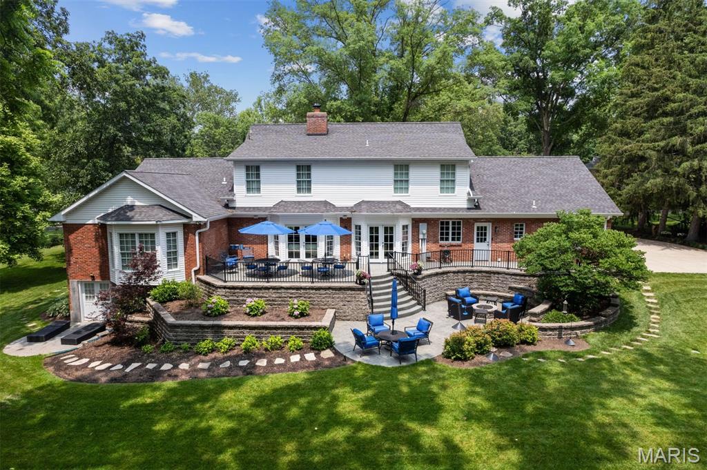 40 Villa Coublay Drive