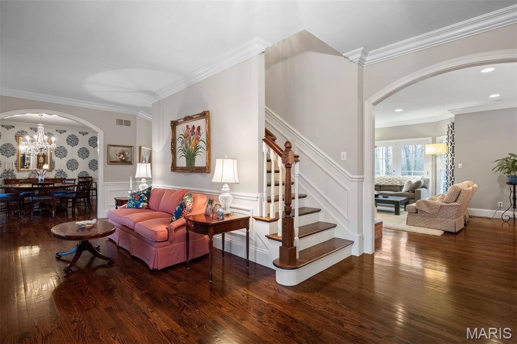 40 Villa Coublay Drive