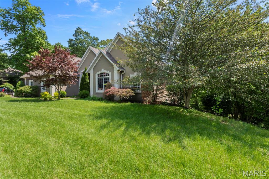 Windwood Lake Estate - Residential