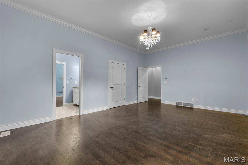 Windwood Lake Estate - Residential
