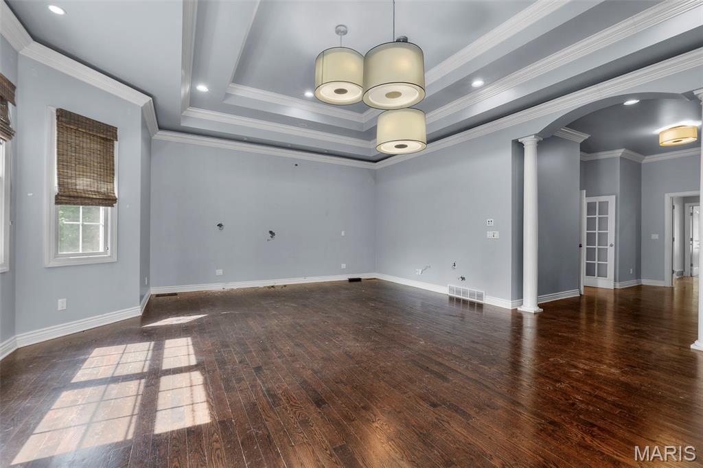 Windwood Lake Estate - Residential