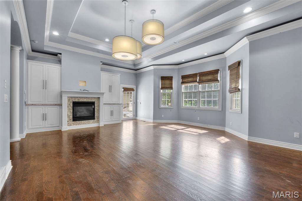 Windwood Lake Estate - Residential