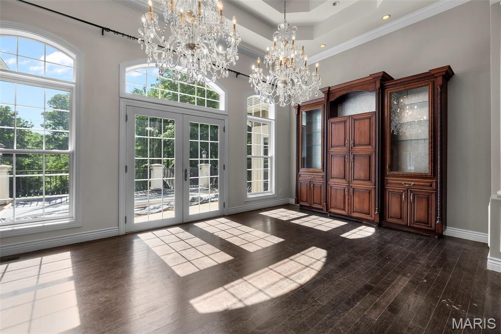 Windwood Lake Estate - Residential
