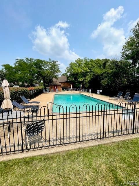 Tiny photo for 1611 Walpole Drive #C, Chesterfield, MO 63017 (MLS # 25065485)