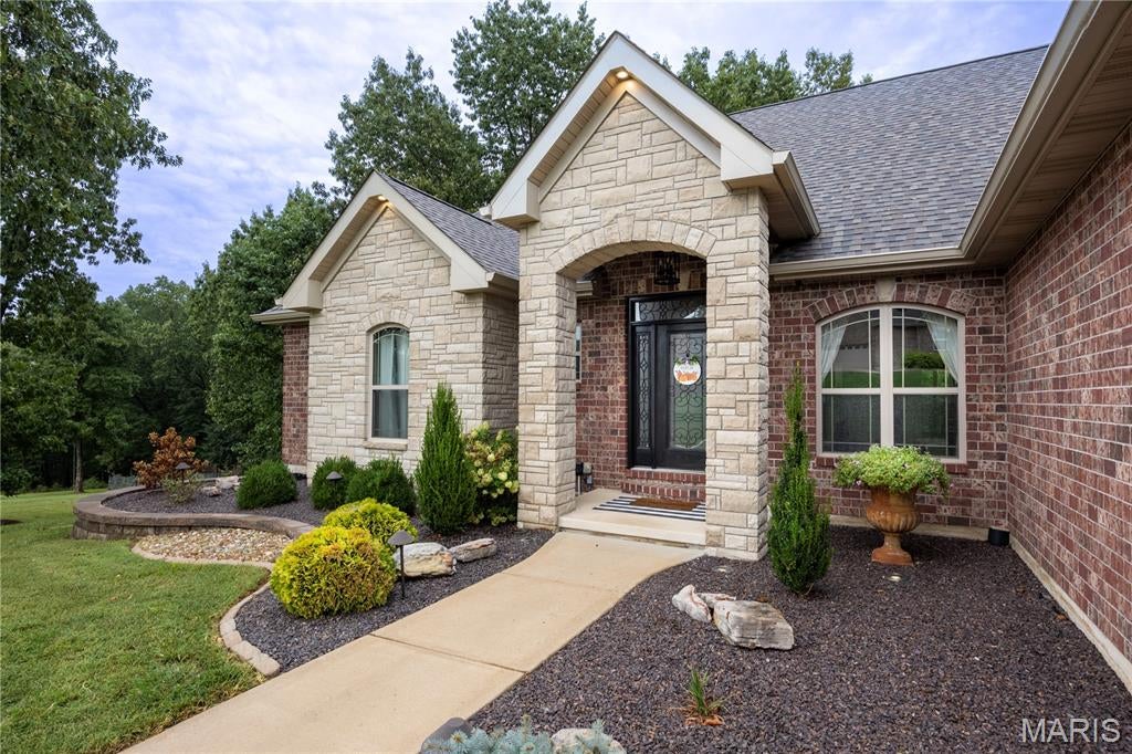 2811 Highland Woods Road