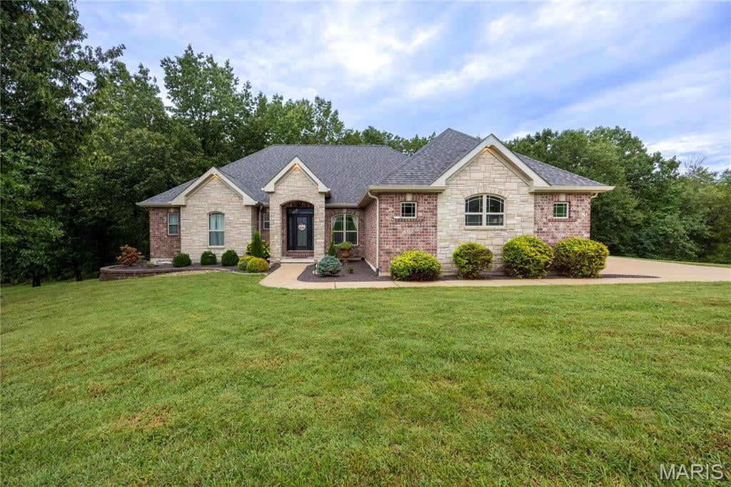 2811 Highland Woods Road