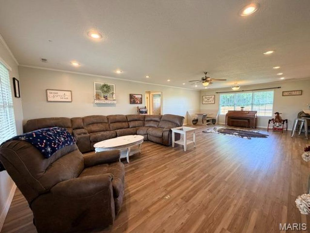 Photo of 431 County Road 618, Poplar Bluff, MO 63901 (MLS # 26038455)