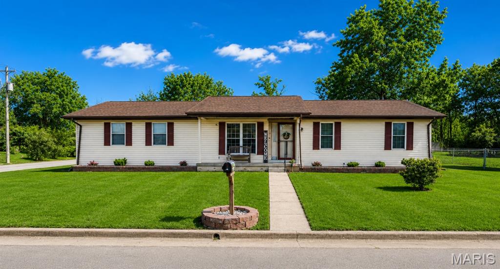 Photo 1 of 23 — 102 Laura Street, Farmington, MO 63640