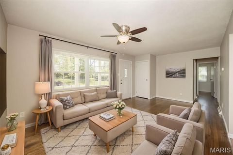 Tiny photo for 809 Lindell Drive, Ballwin, MO 63011 (MLS # 26030003)