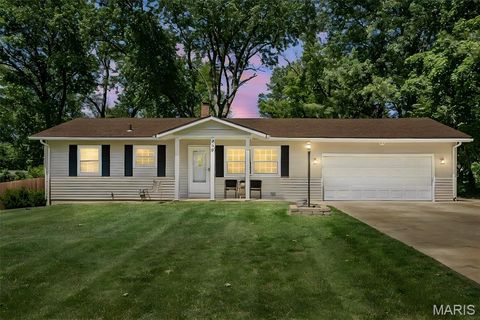 Tiny photo for 809 Lindell Drive, Ballwin, MO 63011 (MLS # 26030003)