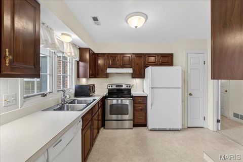 Tiny photo for 524 N Kirkwood Road #2A, Kirkwood, MO 63122 (MLS # 26006732)