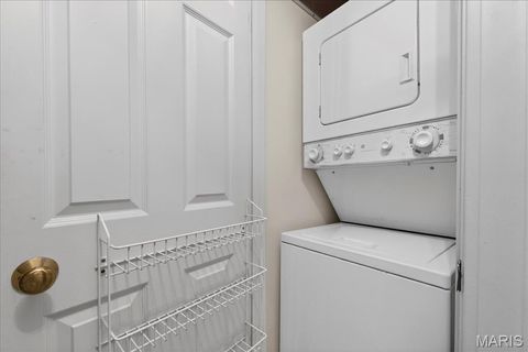 Tiny photo for 524 N Kirkwood Road #2A, Kirkwood, MO 63122 (MLS # 26006732)