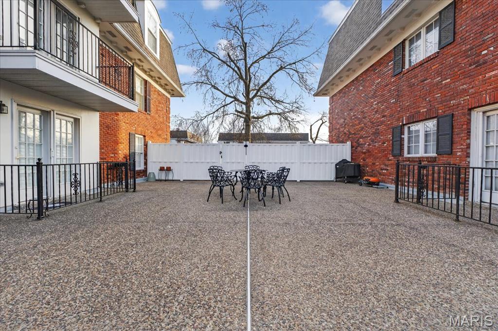 Homewood Ii Condo - Residential