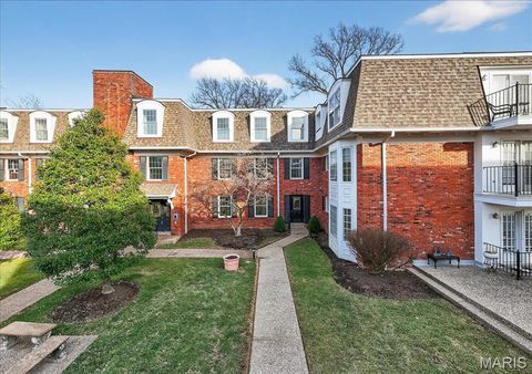 Tiny photo for 524 N Kirkwood Road #2A, Kirkwood, MO 63122 (MLS # 26006732)