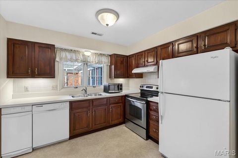 Tiny photo for 524 N Kirkwood Road #2A, Kirkwood, MO 63122 (MLS # 26006732)