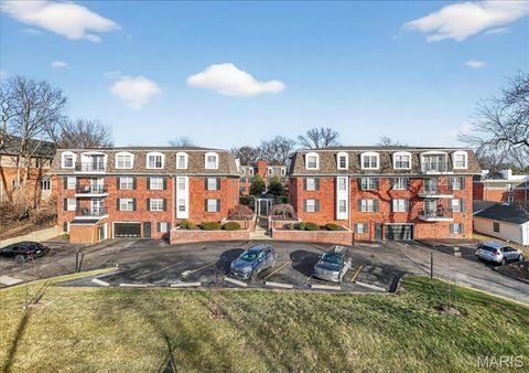 Tiny photo for 524 N Kirkwood Road #2A, Kirkwood, MO 63122 (MLS # 26006732)