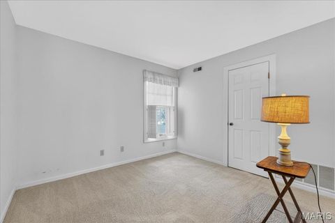 Tiny photo for 524 N Kirkwood Road #2A, Kirkwood, MO 63122 (MLS # 26006732)