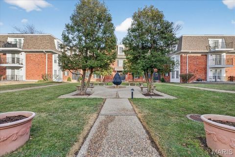 Tiny photo for 524 N Kirkwood Road #2A, Kirkwood, MO 63122 (MLS # 26006732)