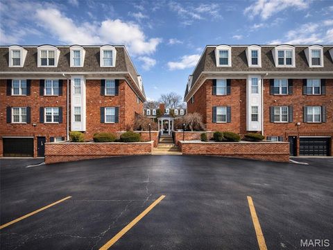 Photo of 524 N Kirkwood Road #2A, Kirkwood, MO 63122 (MLS # 26006732)